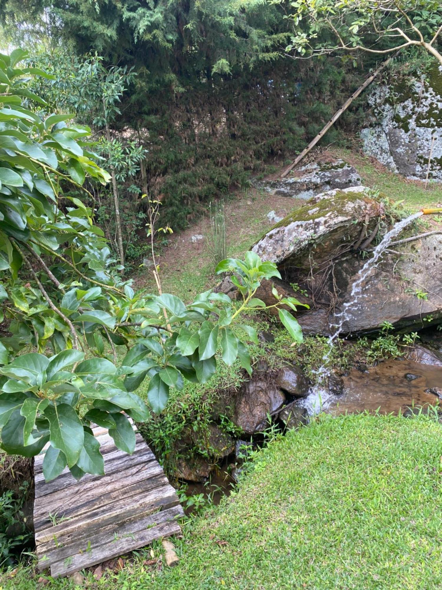 Casa Na Montanha A 500 Metros Da Pedra Do Bau Lägenhet São Bento do Sapucaí Exteriör bild